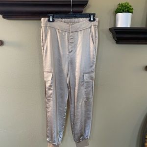 Ellison Joggers in champagne - size Medium